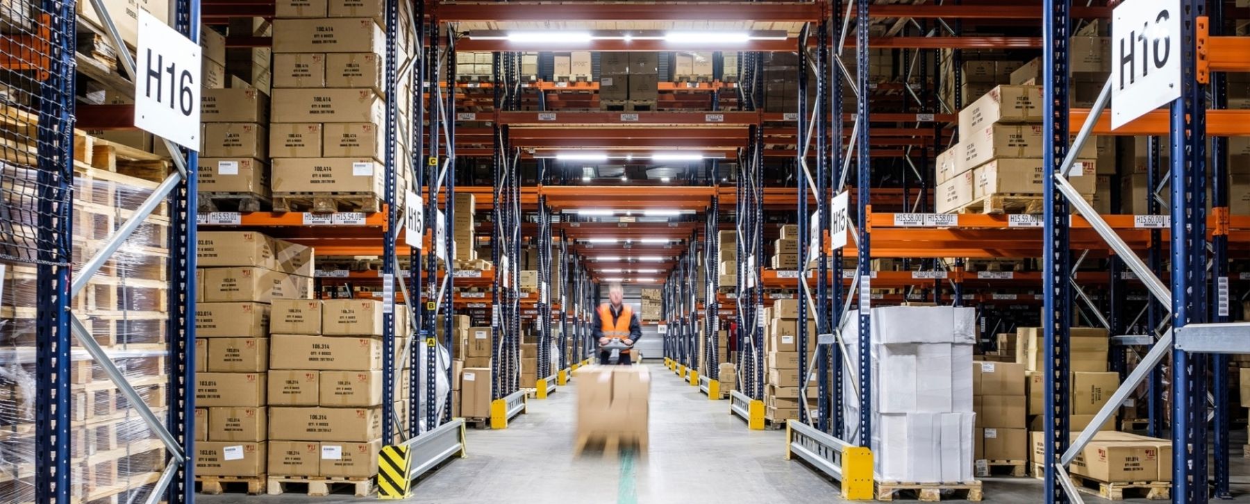 DSF7658 288 warehousing header 1920x775 acf cropped 1920x775 acf cropped 1920x775 acf cropped