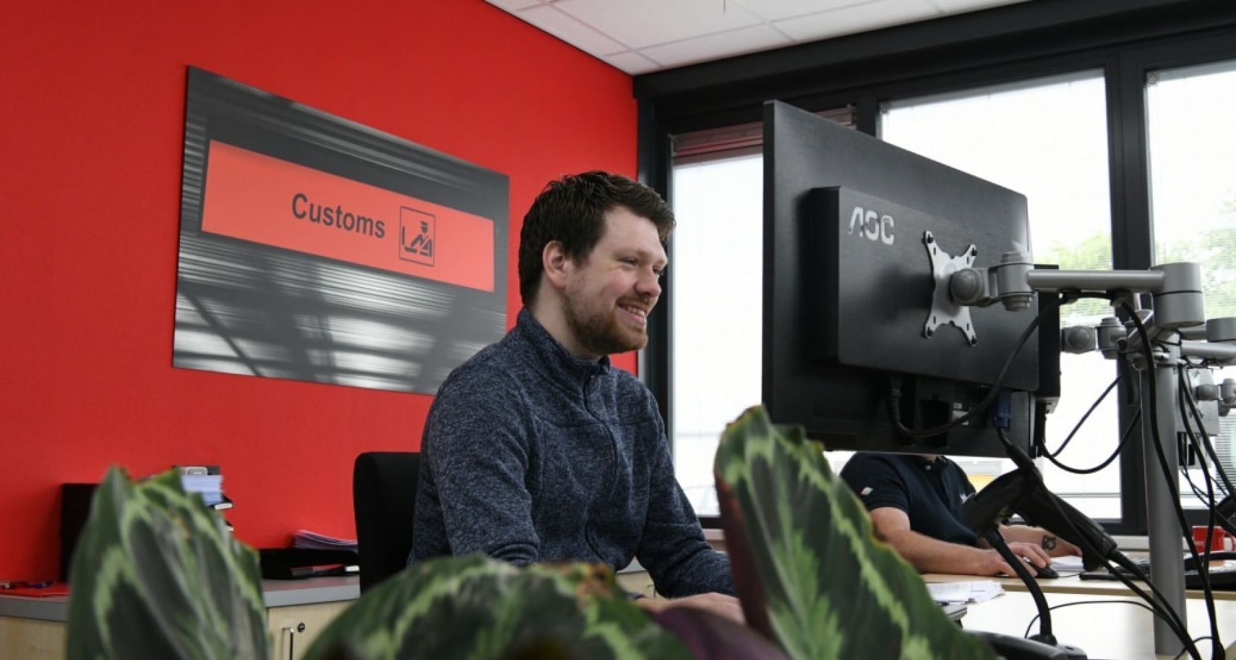 DSC 1133 Remon douane declarant 1038x555 acf cropped